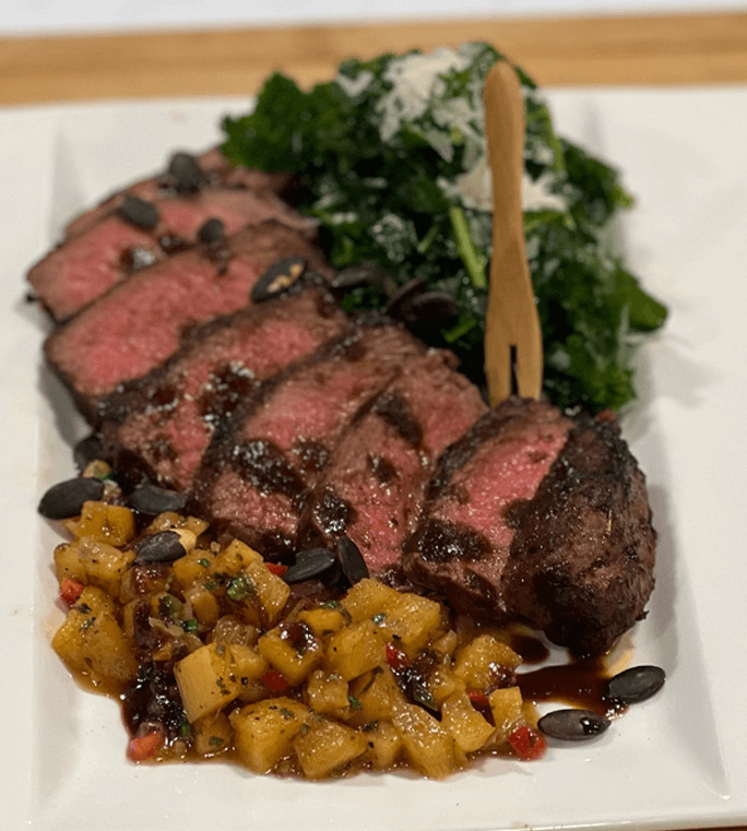 สเต็กเนื้อสตริปลอยน์ออสเตรเลียราดซอสมะขาม